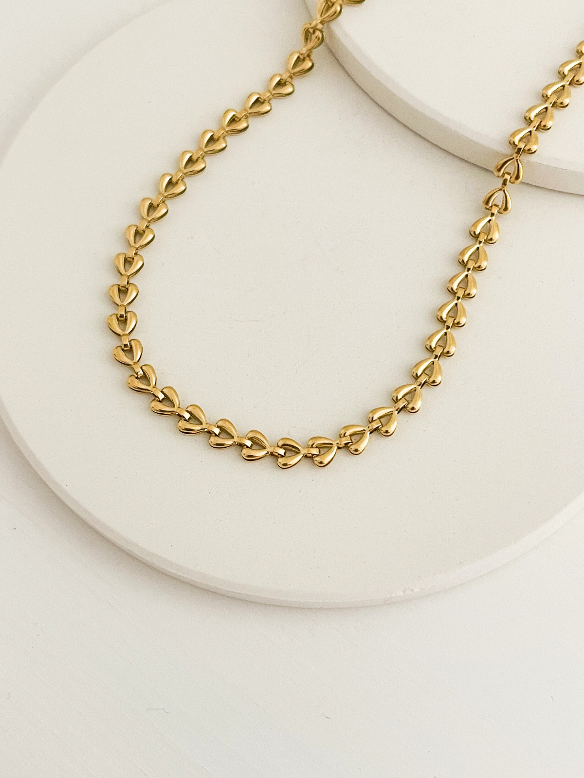 Nia Wishbone Necklace Gold