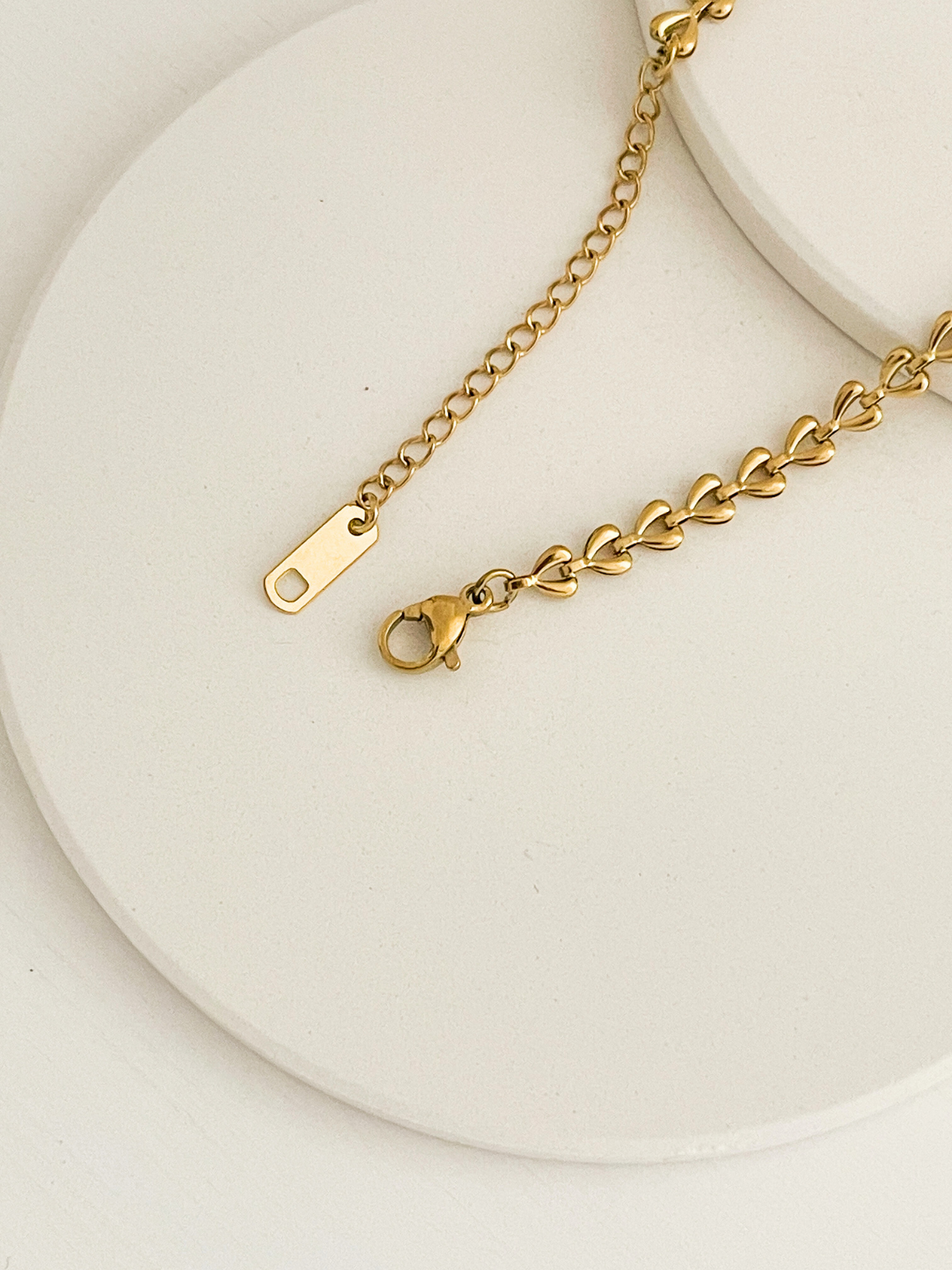 Nia Wishbone Necklace Gold