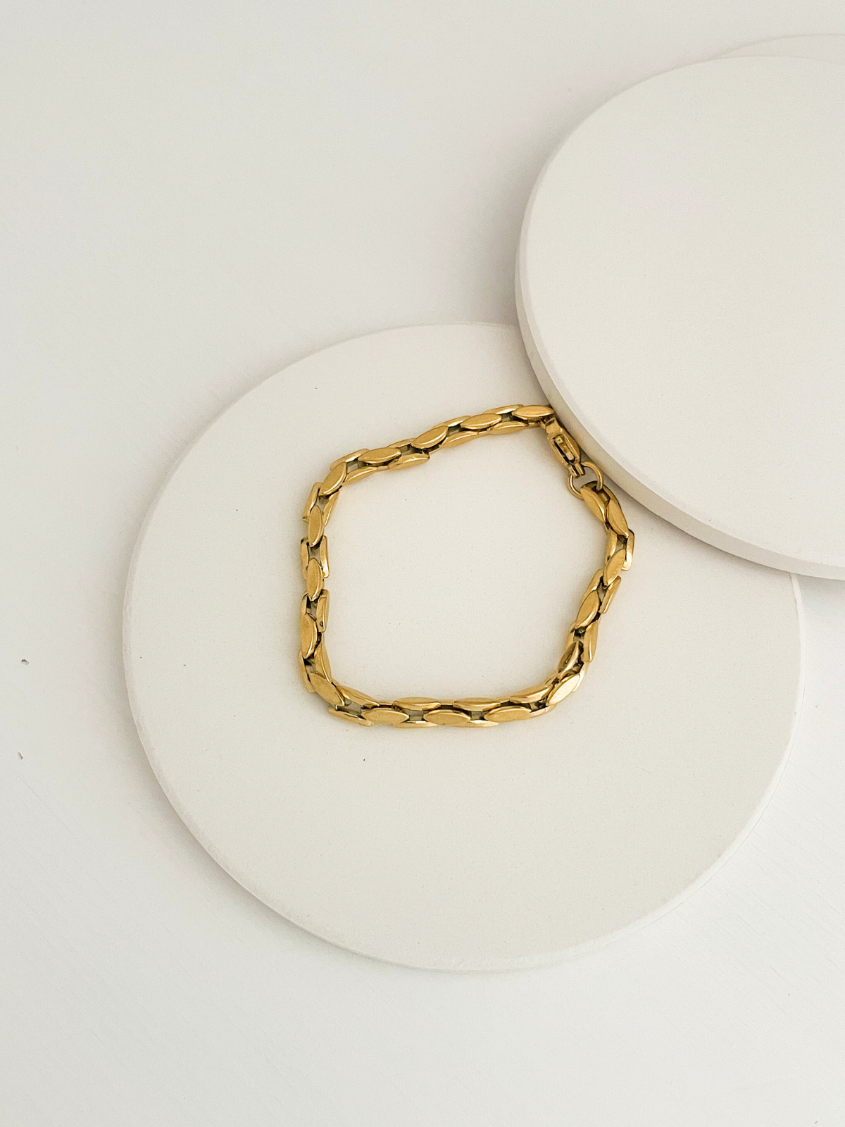 Lilly Box-Link Bracelet