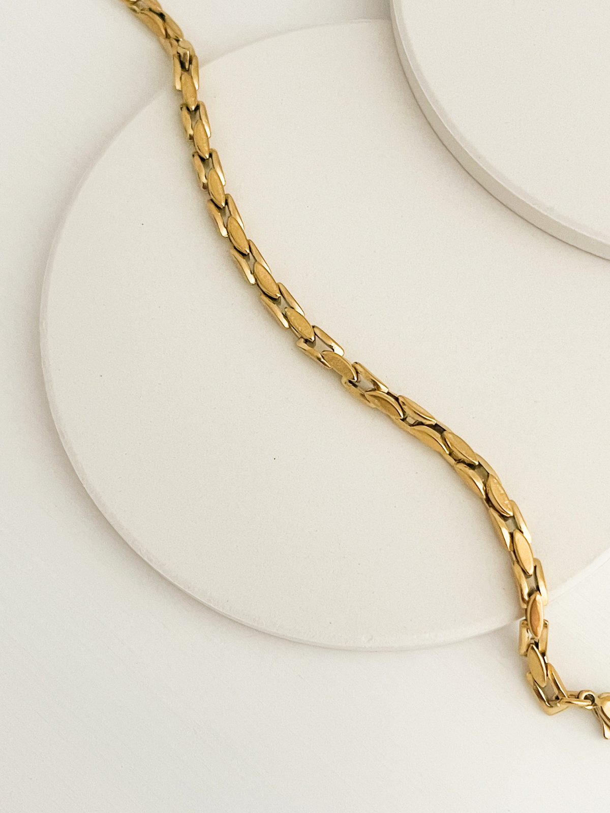 Lilly Box-Link Bracelet