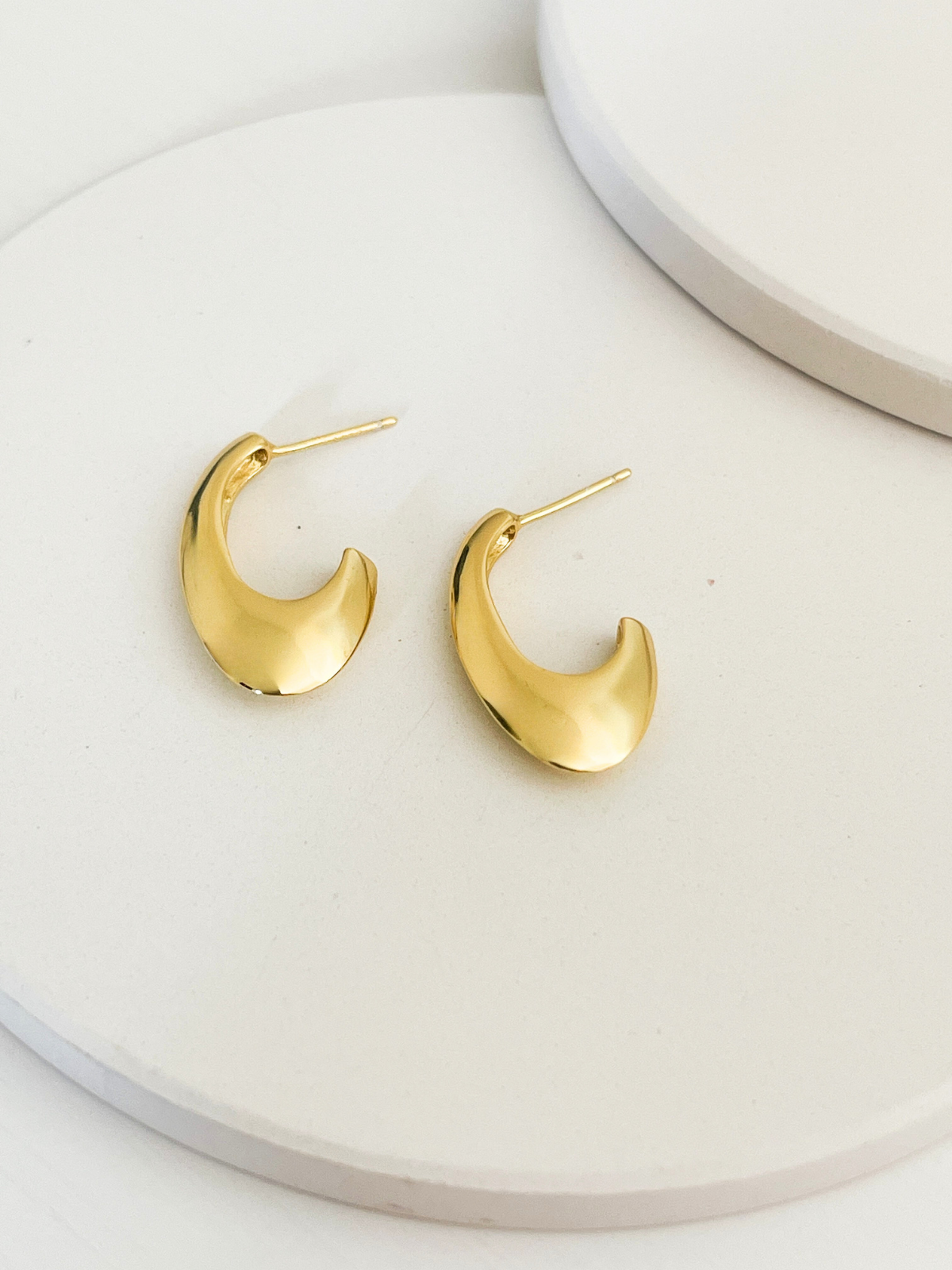 Selene Oval Hoops Gold