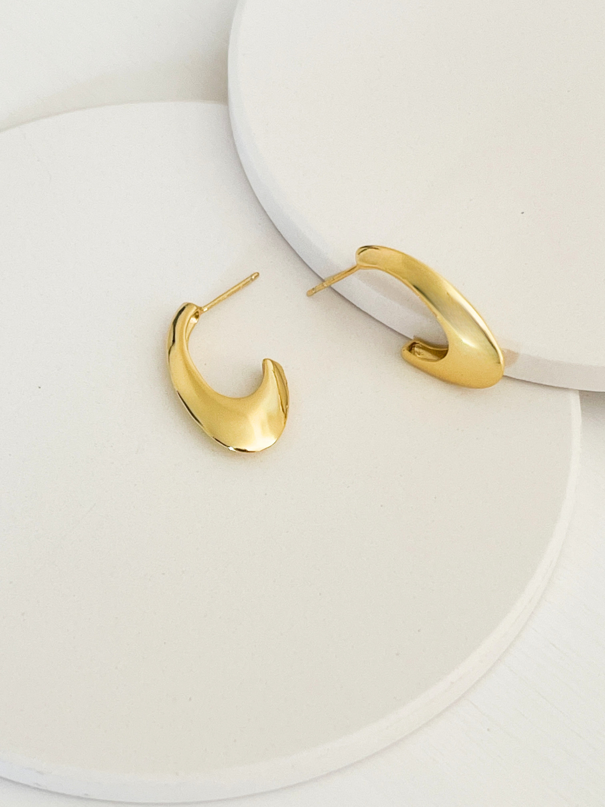 Selene Oval Hoops Gold