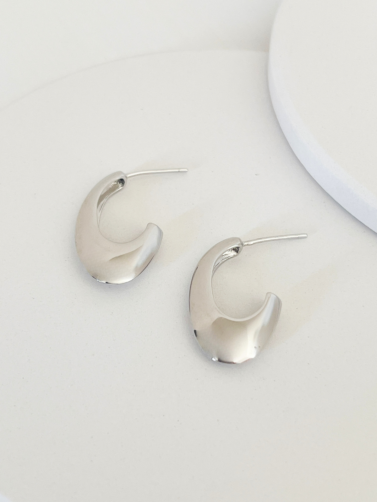 Selene Oval Hoops Silver