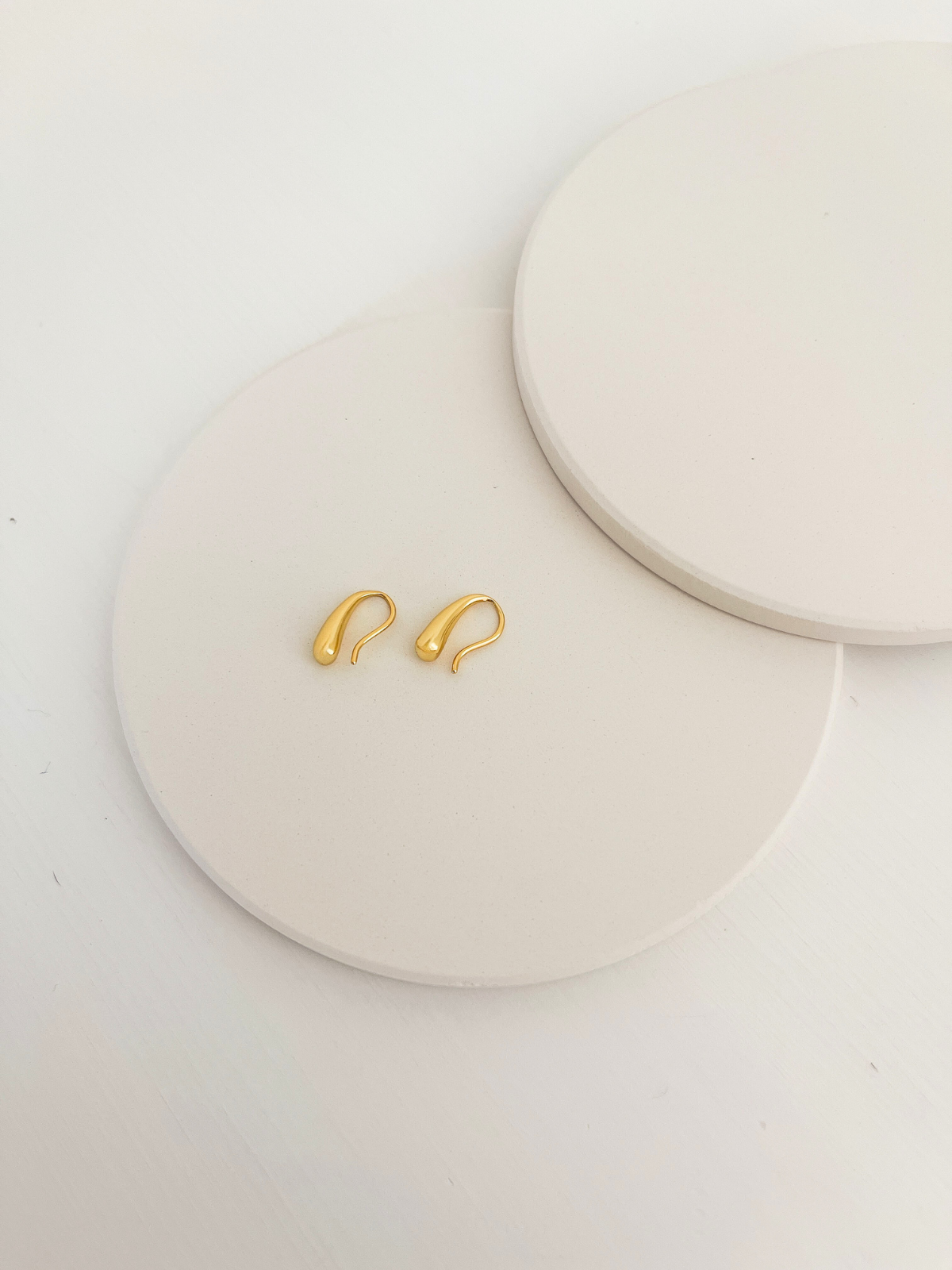 Isla Hook Earrings Gold