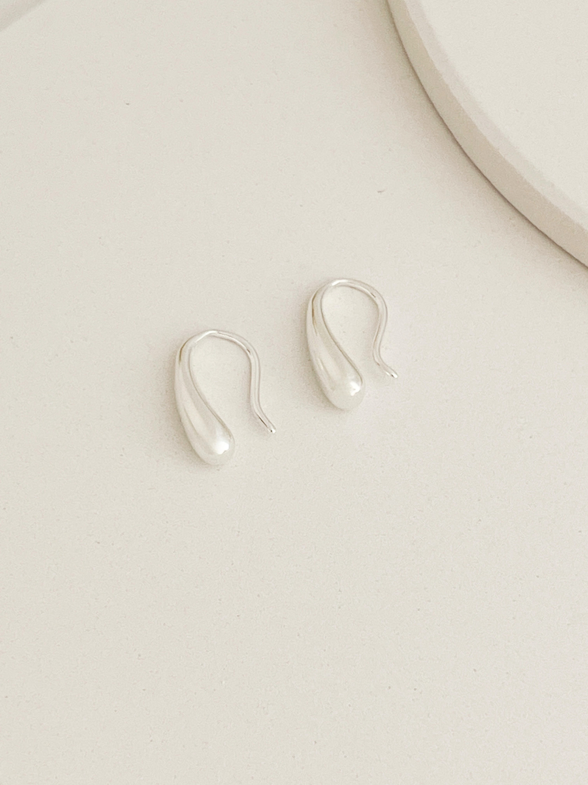 Isla Hook Earrings Silver