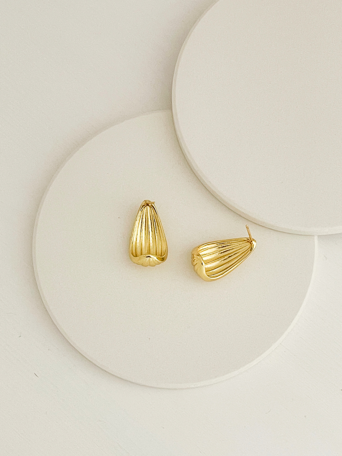 Mira Petal Earrings Gold