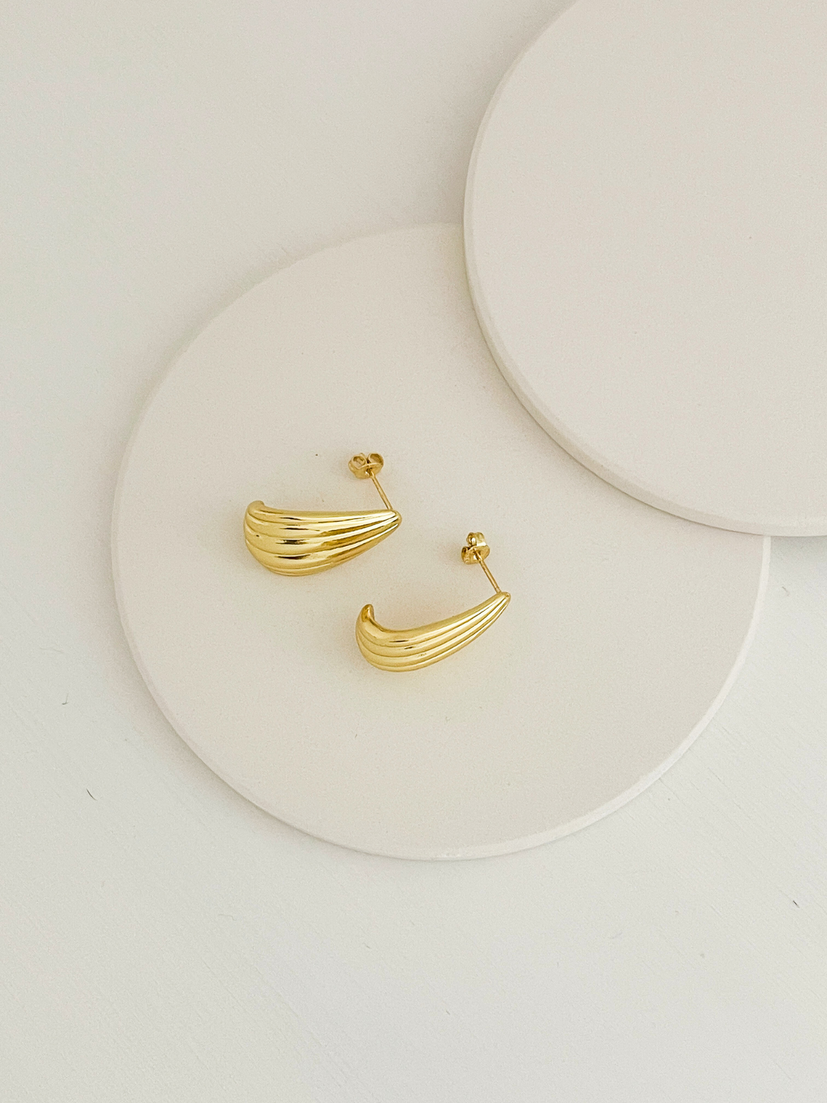 Mira Petal Earrings Gold