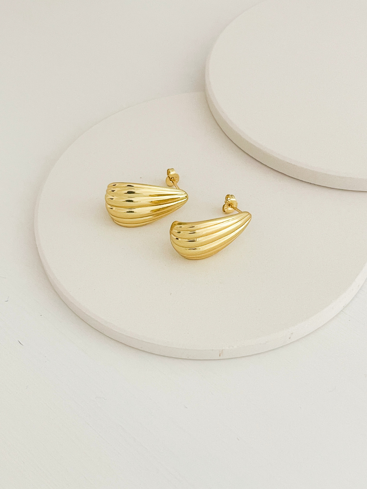 Mira Petal Earrings Gold