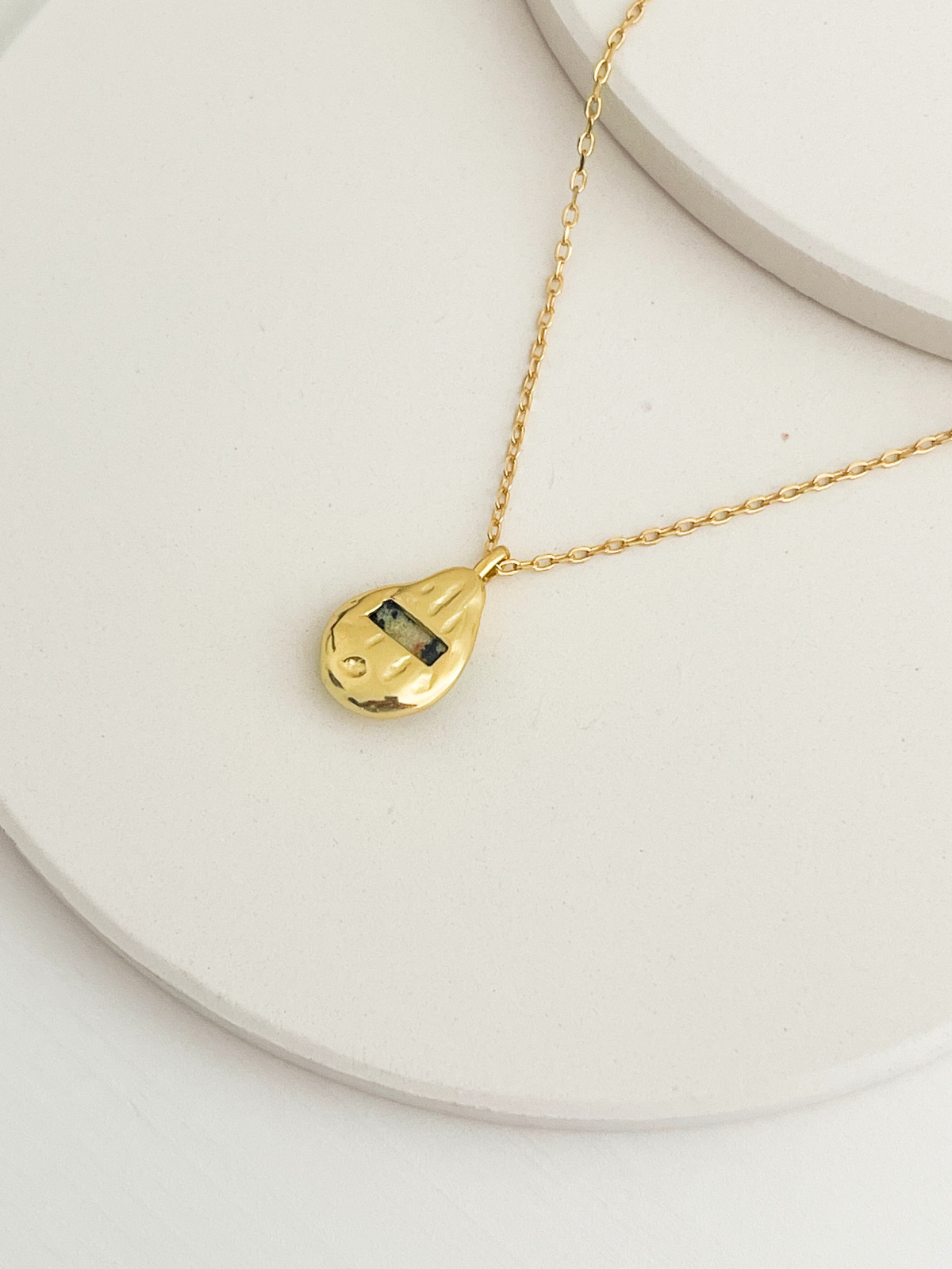 Ezra Necklace Gold