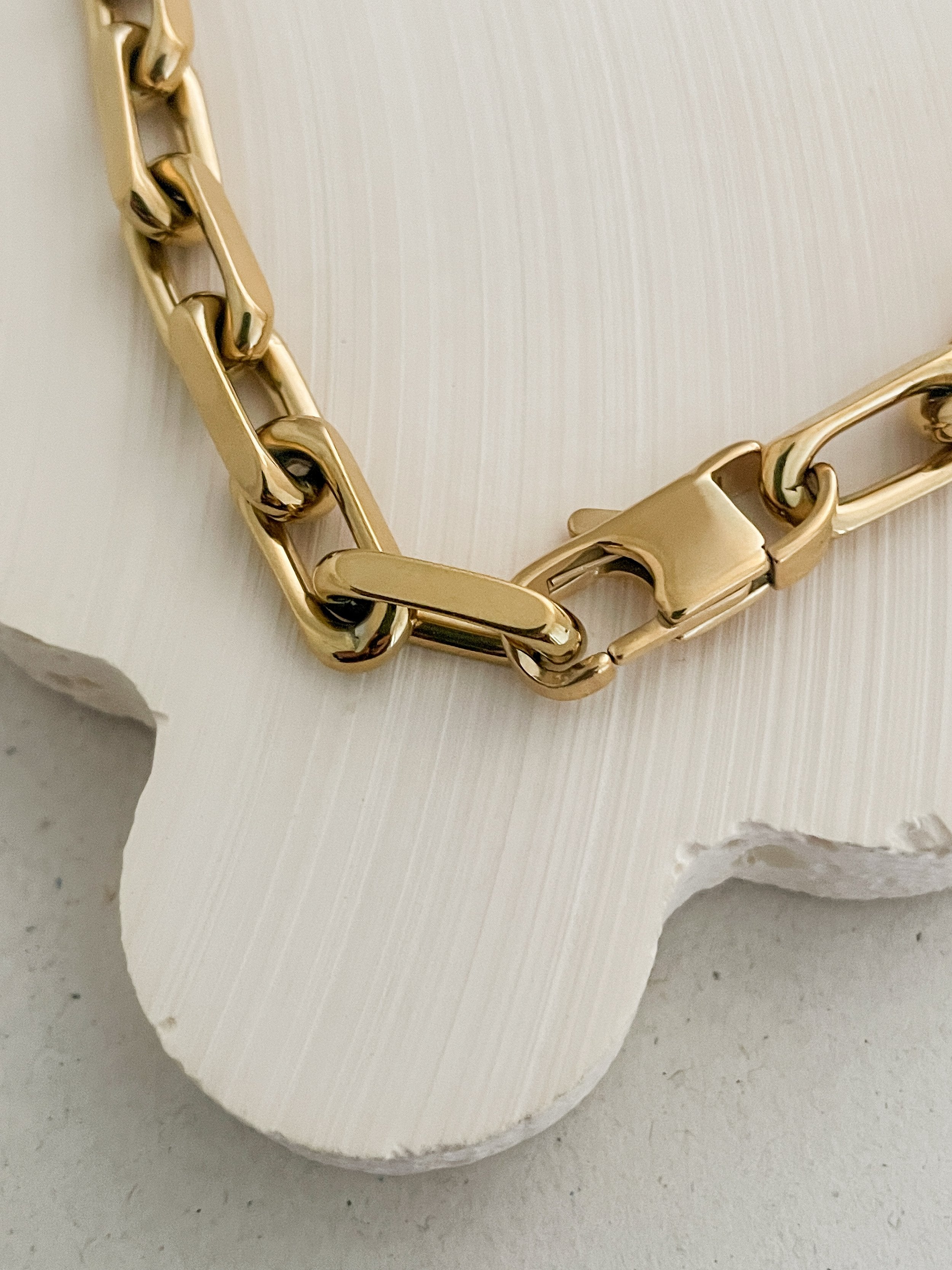 Alice Necklace Gold