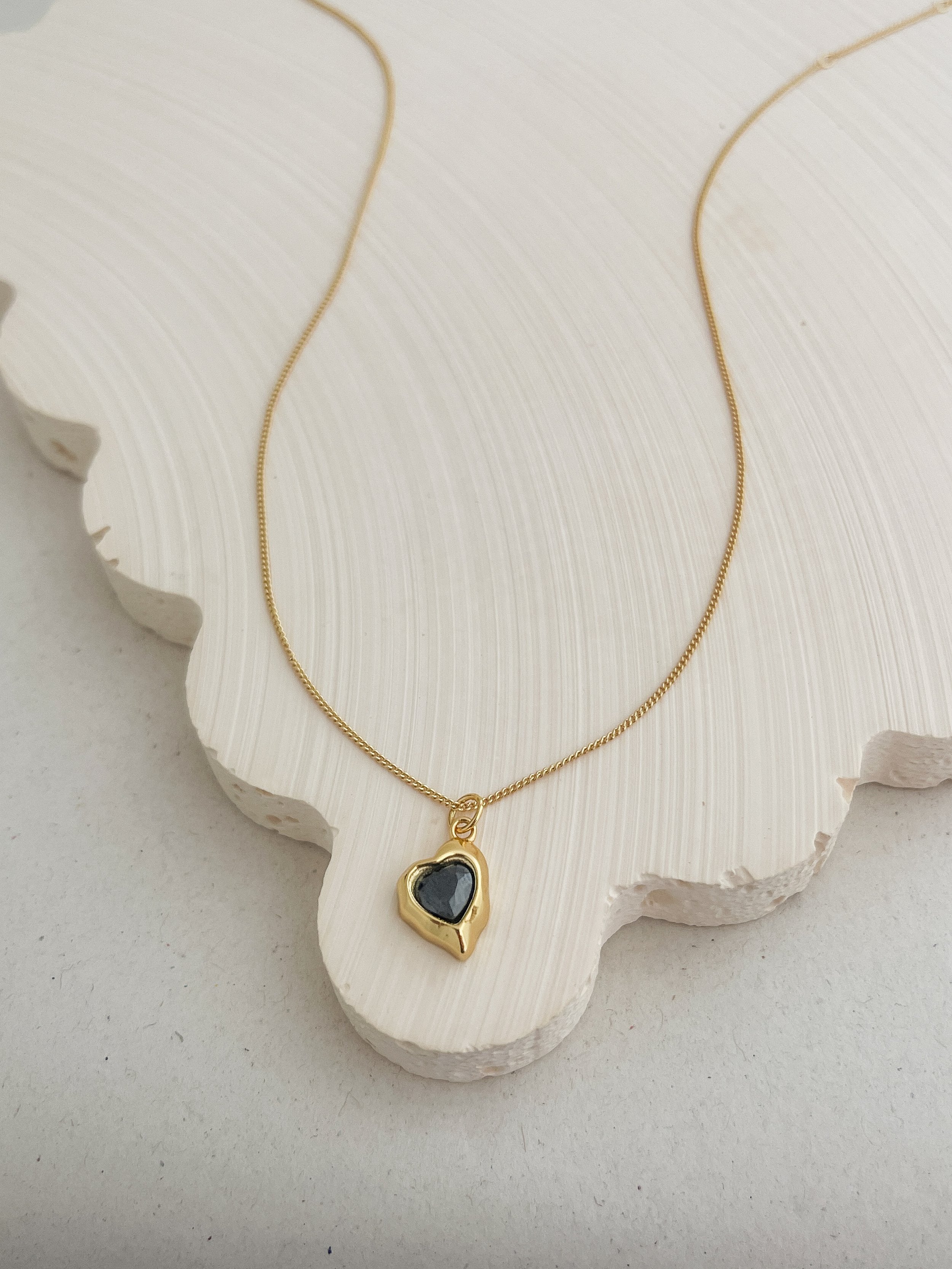 Aphrodite Necklace Gold