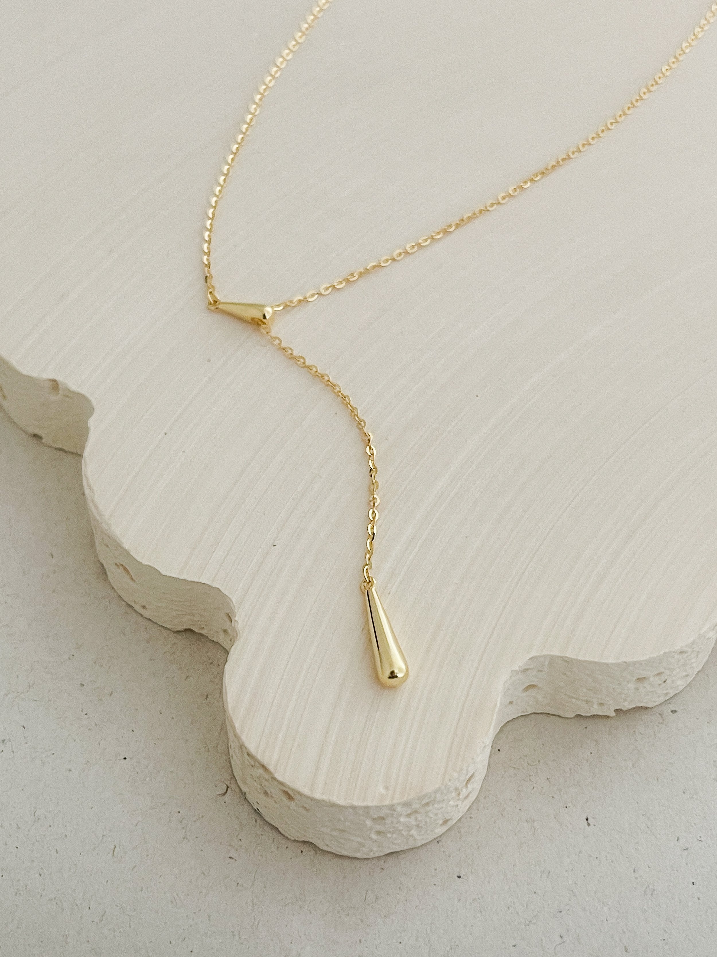 Calla Necklace Gold