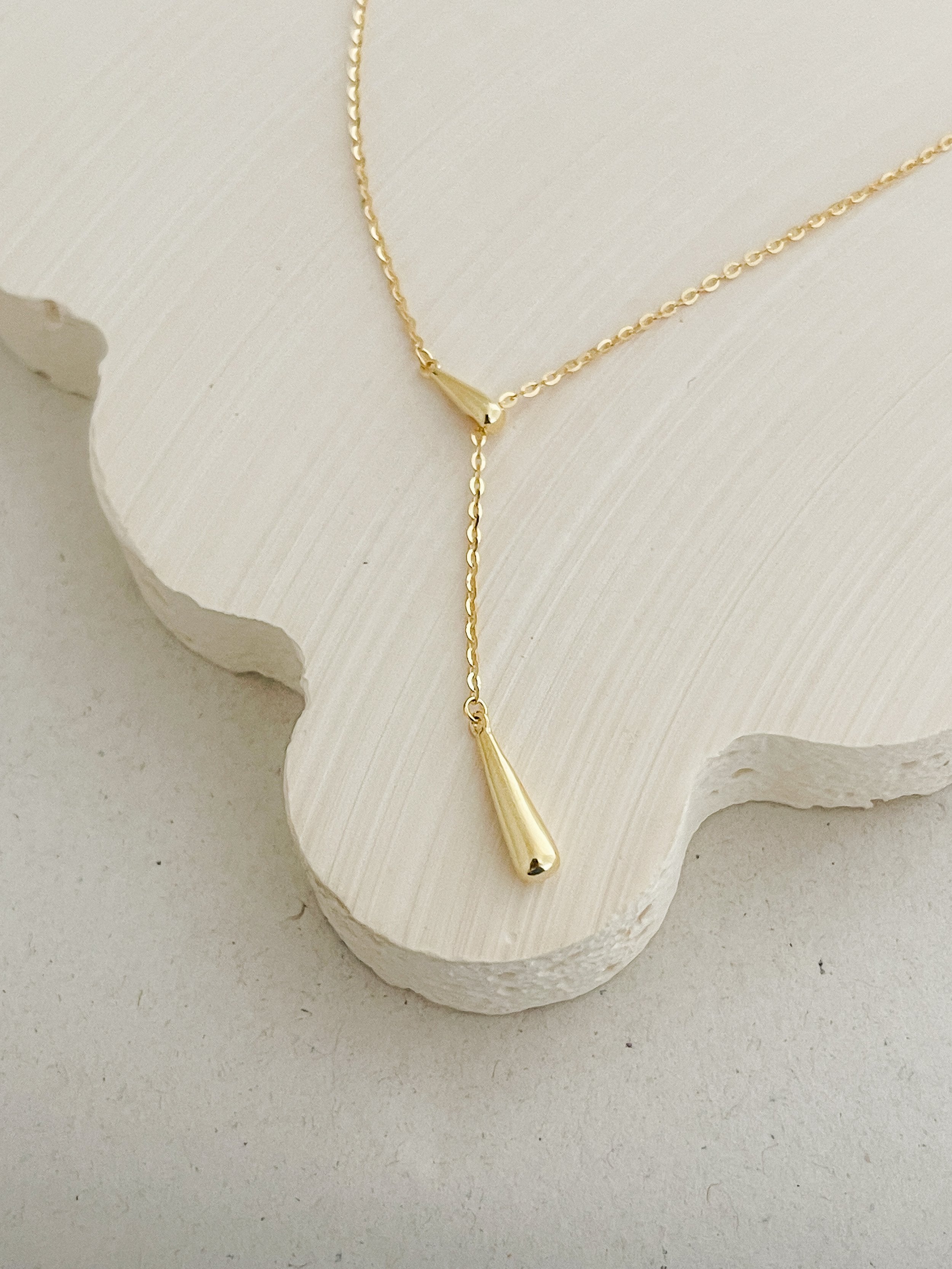 Calla Necklace Gold