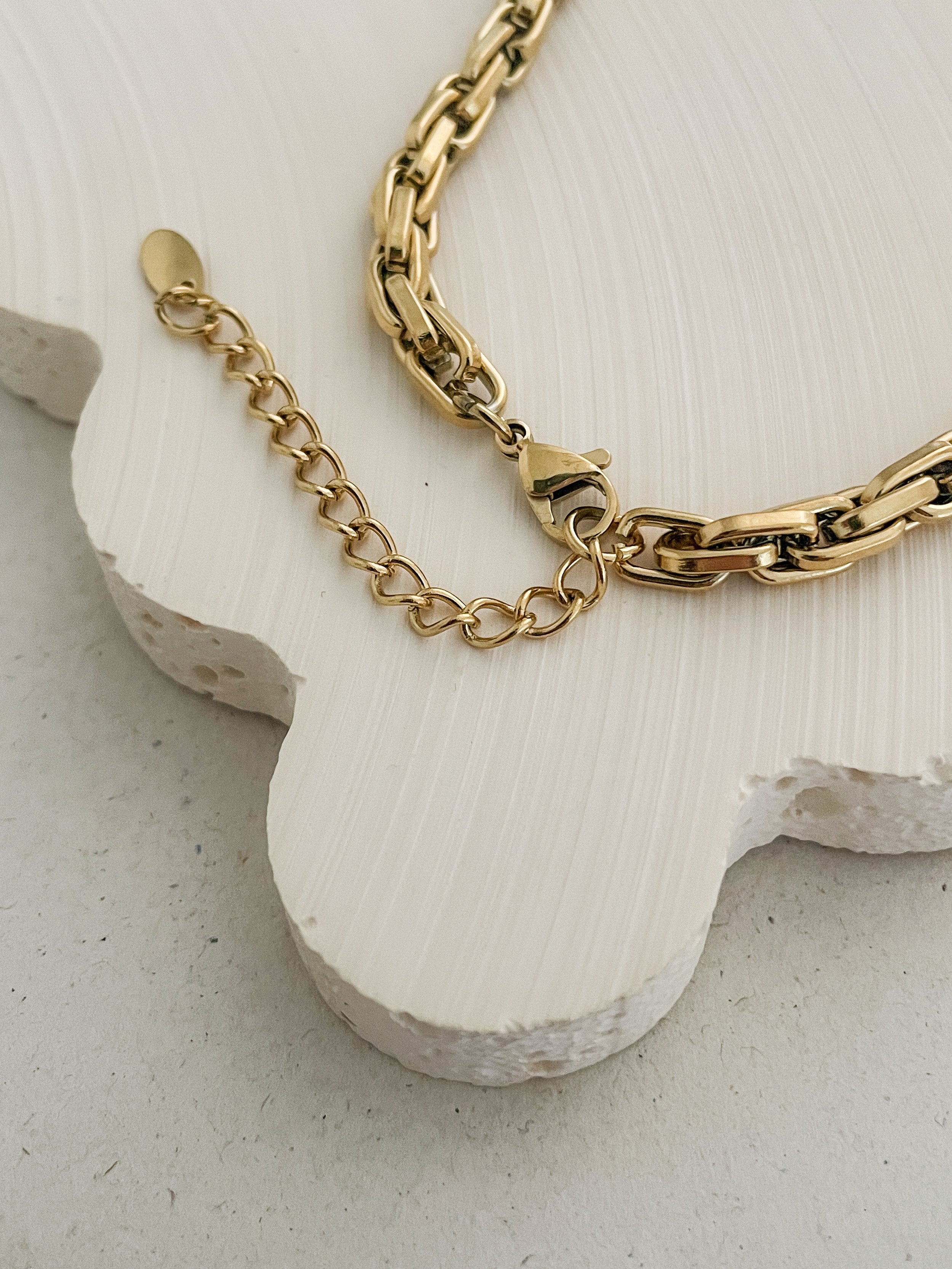 Clara Necklace