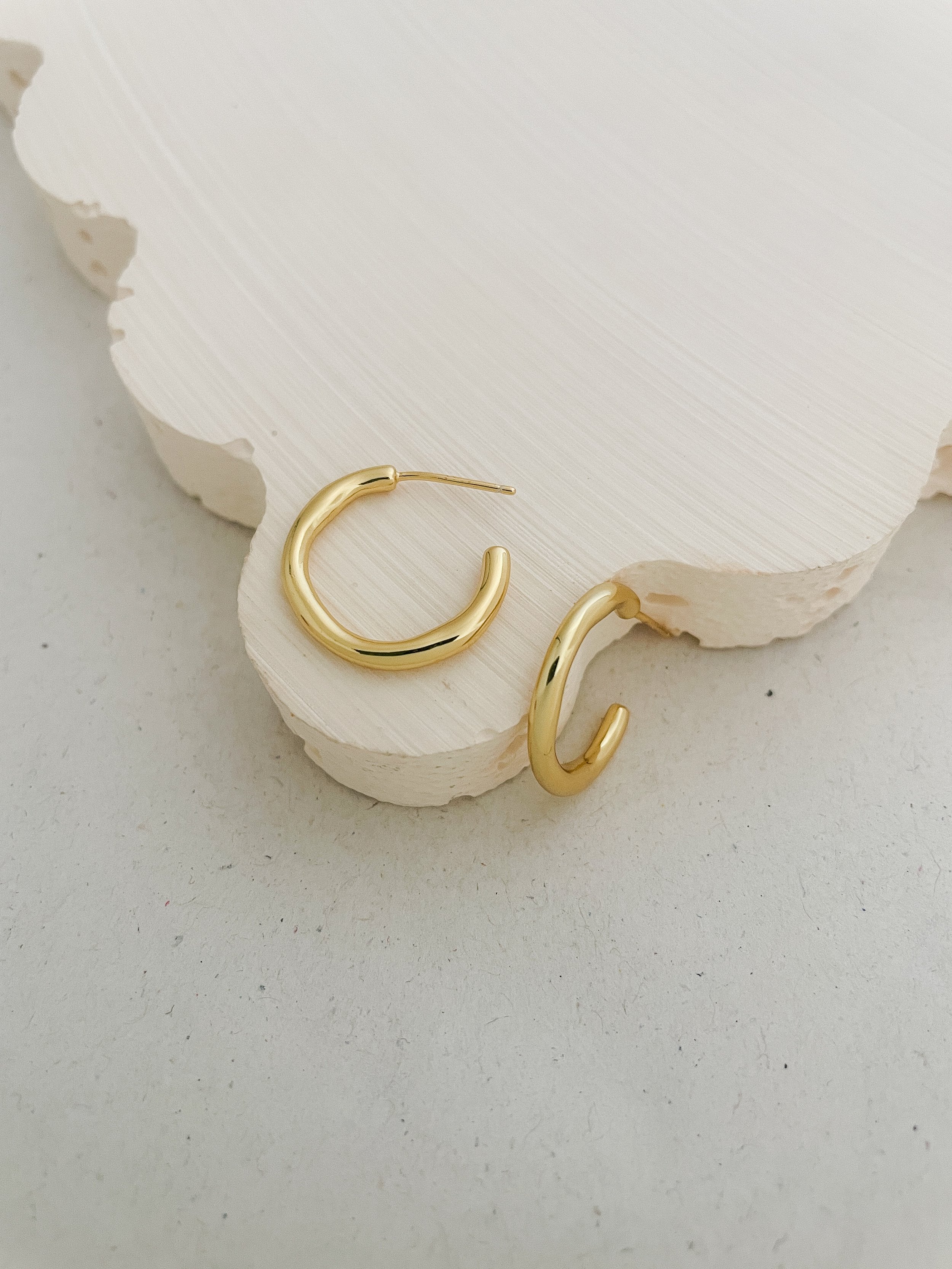 Freya Hoops