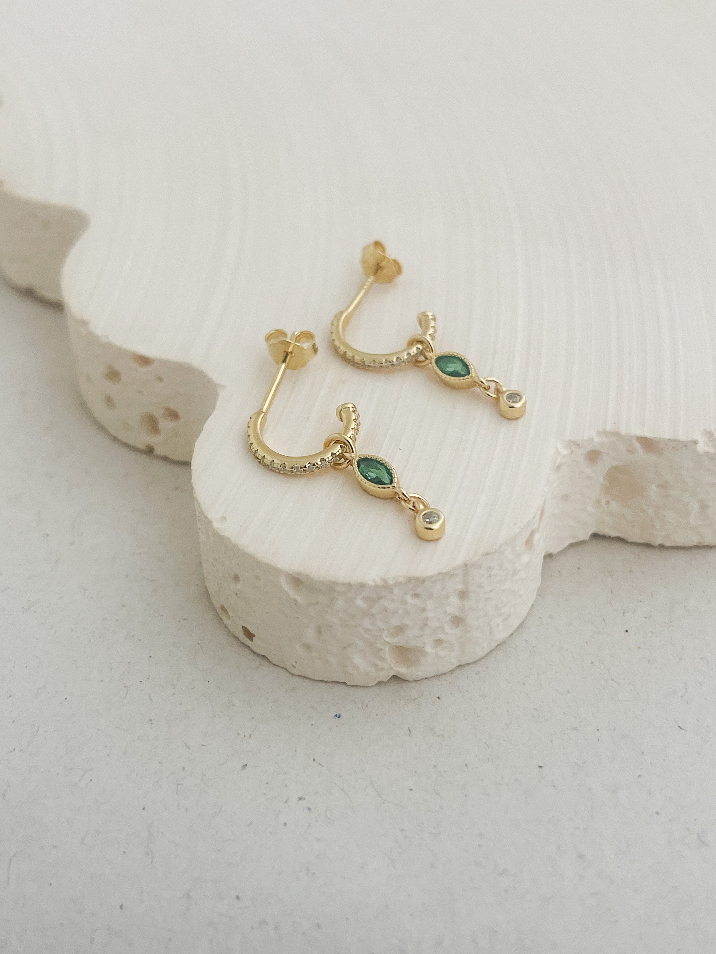Holly Hoops