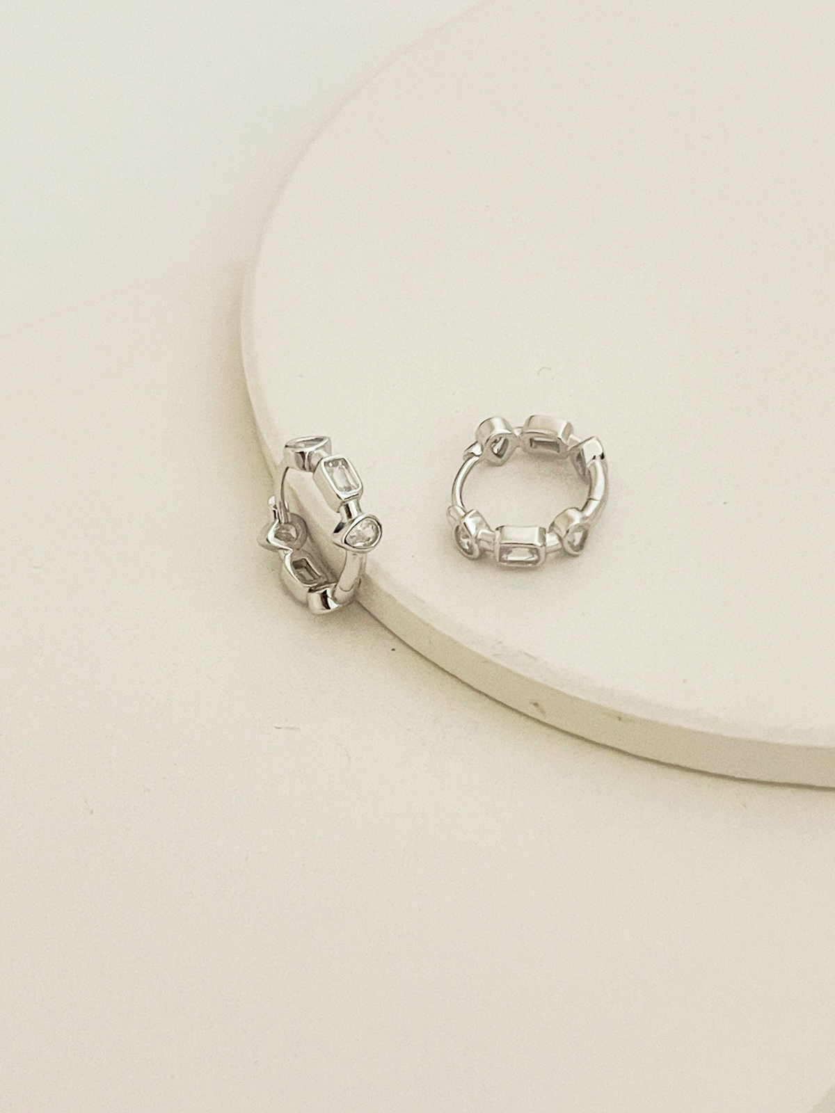 Lucia Huggies Silver