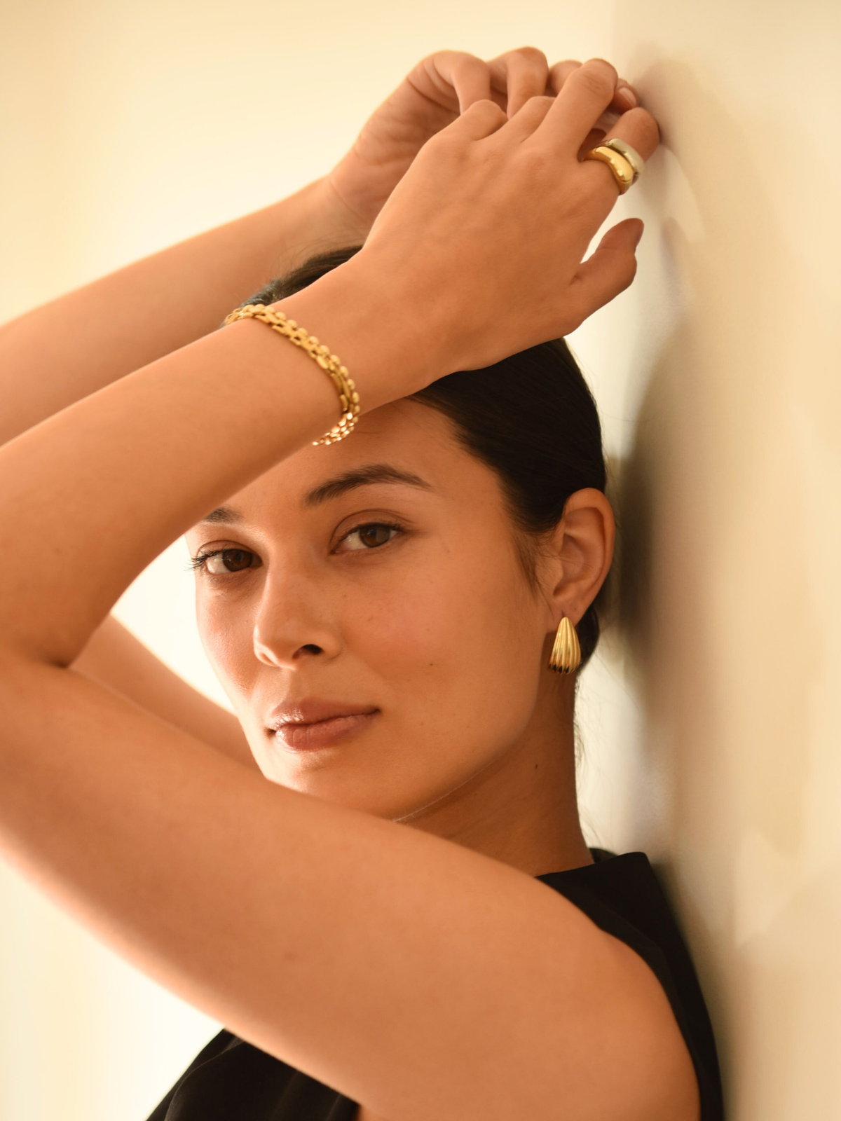 Mira Petal Earrings Gold