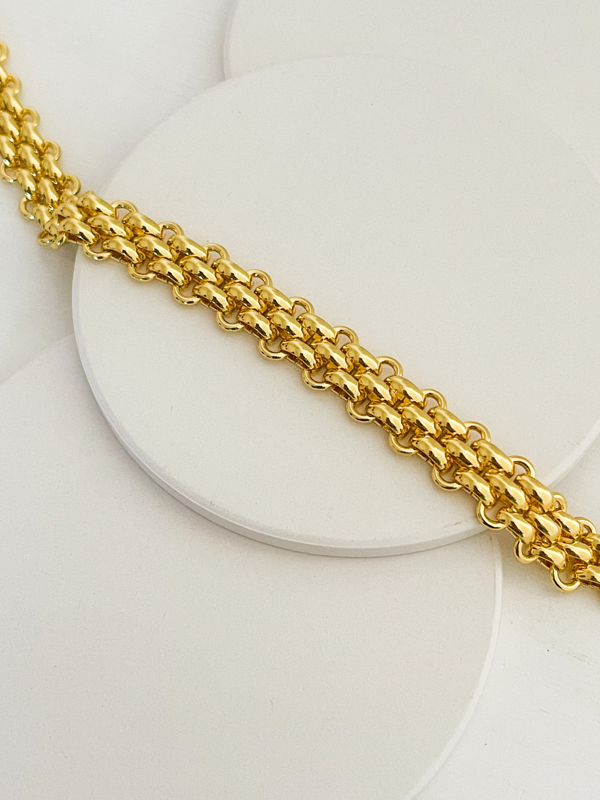 Lola Necklace Gold