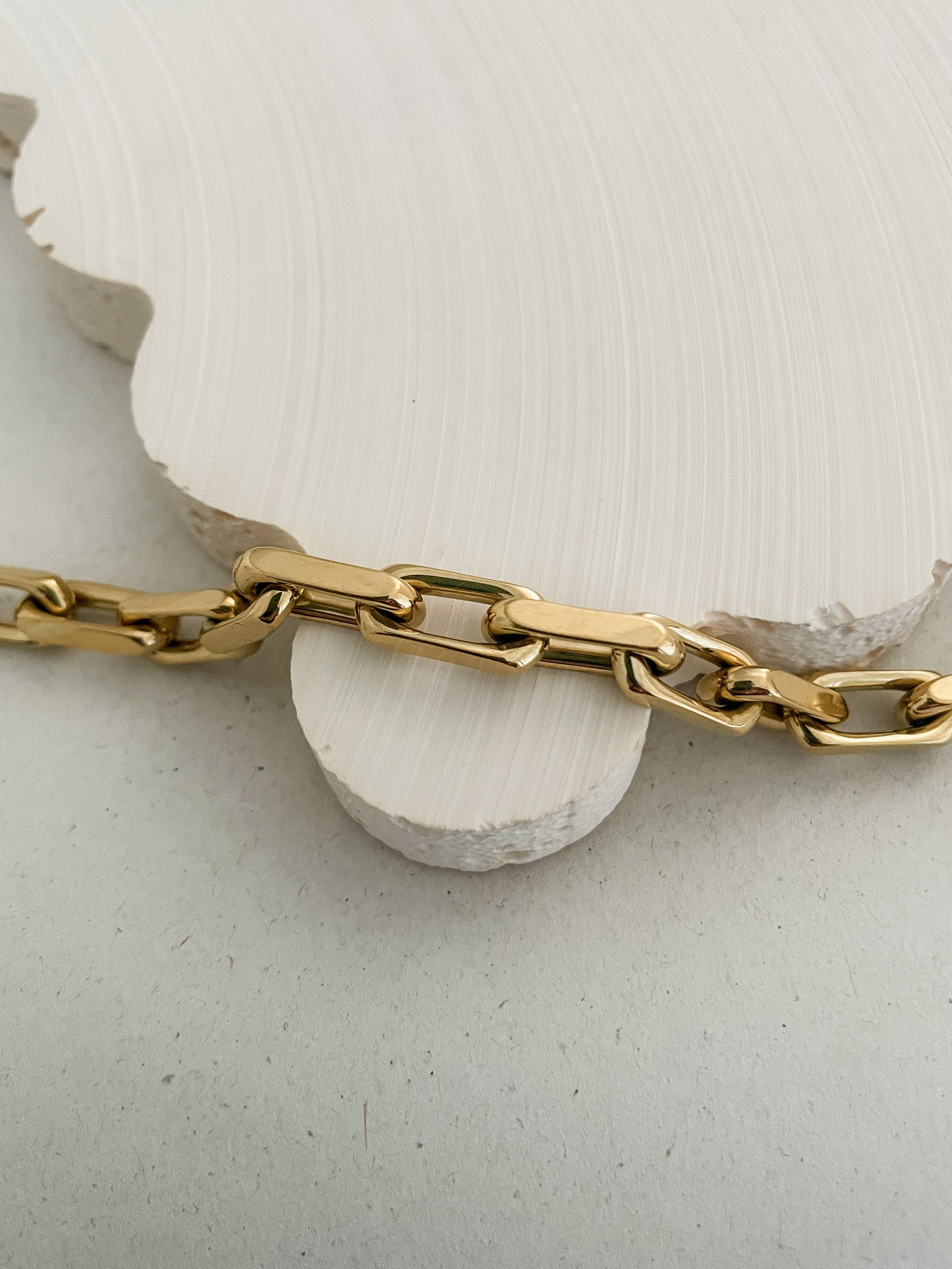 Alice Necklace Gold