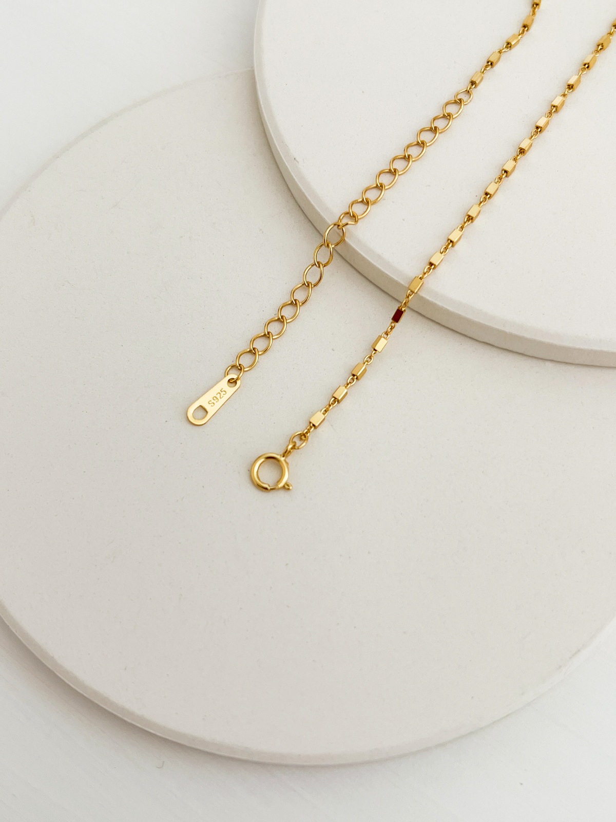 Dahlia Necklace Gold